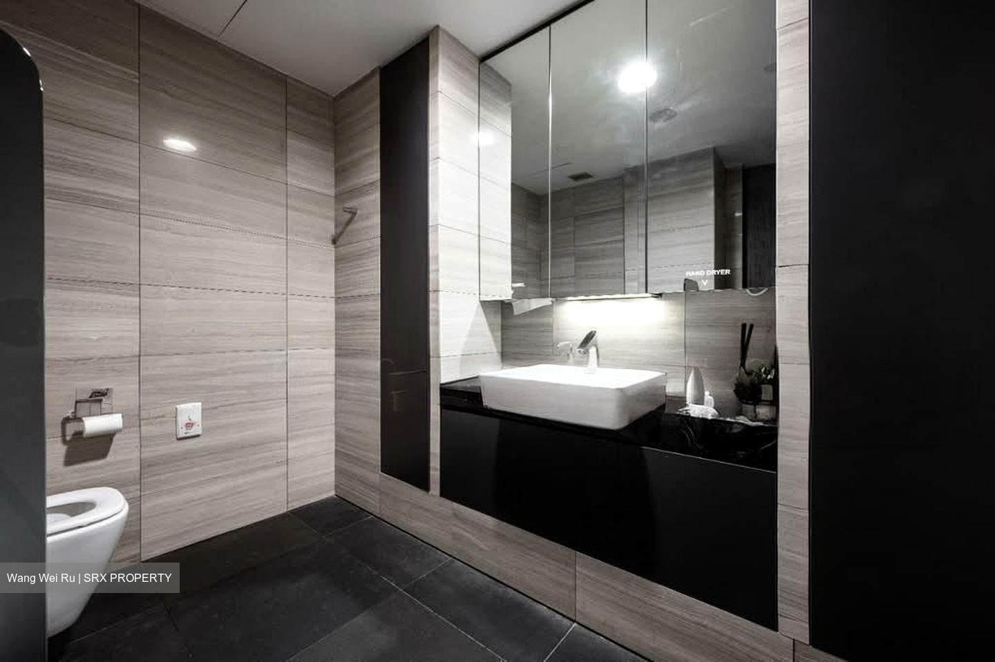 Robinson Square (D1), Office #555313761